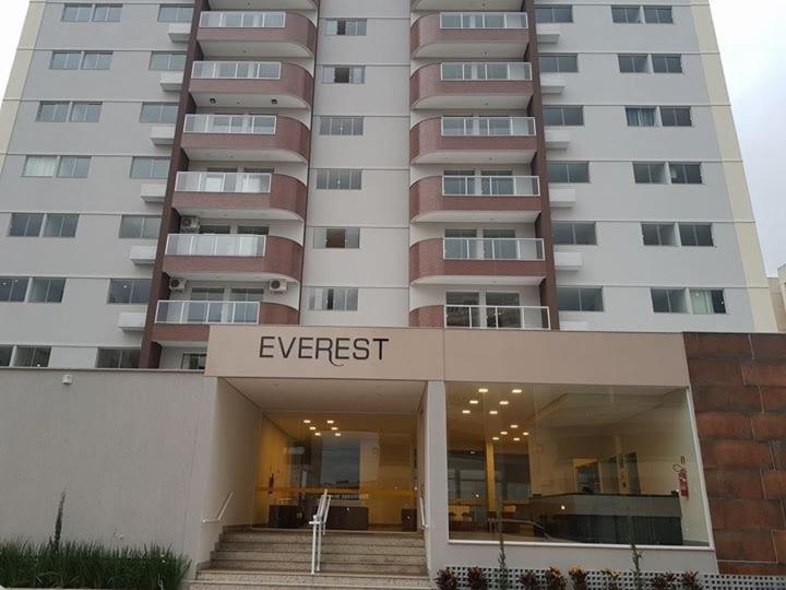 Everest Flat Serv 1008 - B&B Caldas Novas