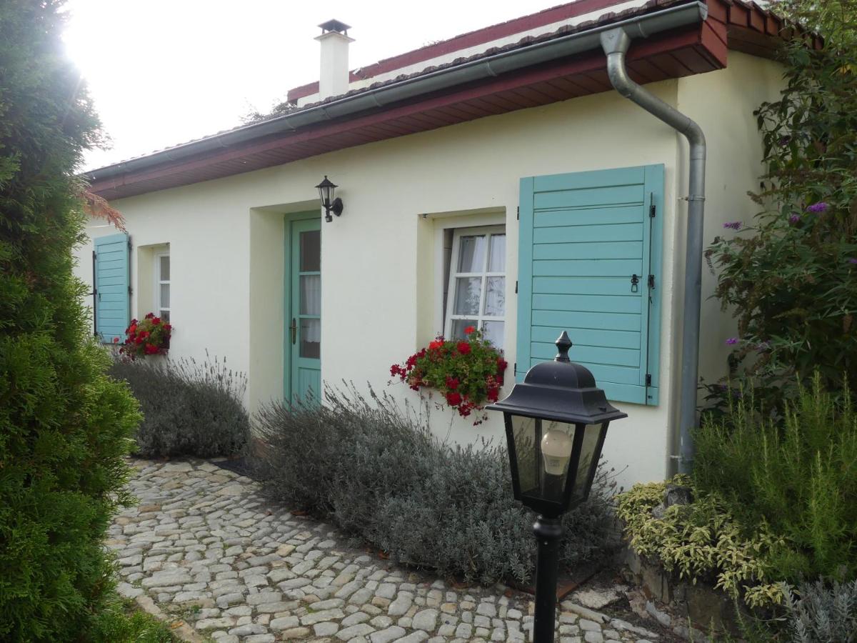 Domaine de la Mance - Maisonnette avec cheminée - Bed and Breakfast