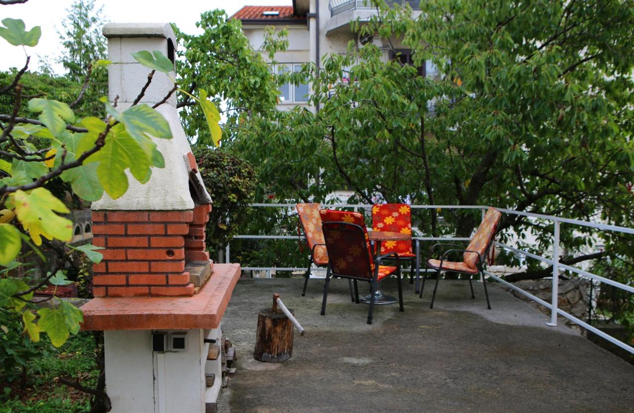 Two-Bedroom Apartment with Balcony and Sea View