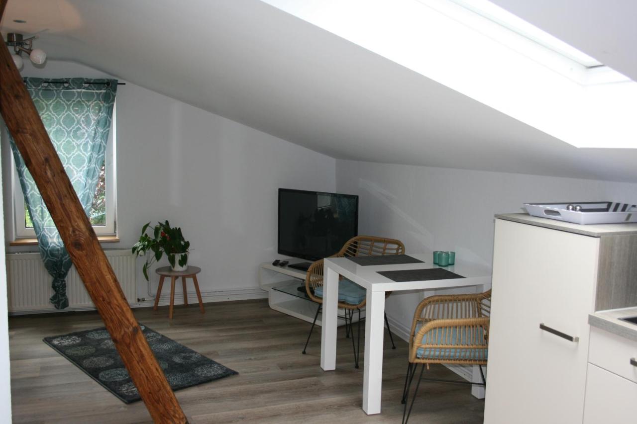Apartment with Mountain View