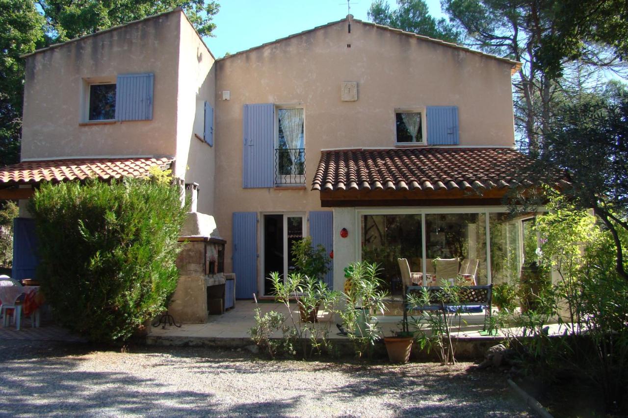 B&B Saint-Maximin-la-Sainte-Baume - l'Orée du Bois - Bed and Breakfast Saint-Maximin-la-Sainte-Baume