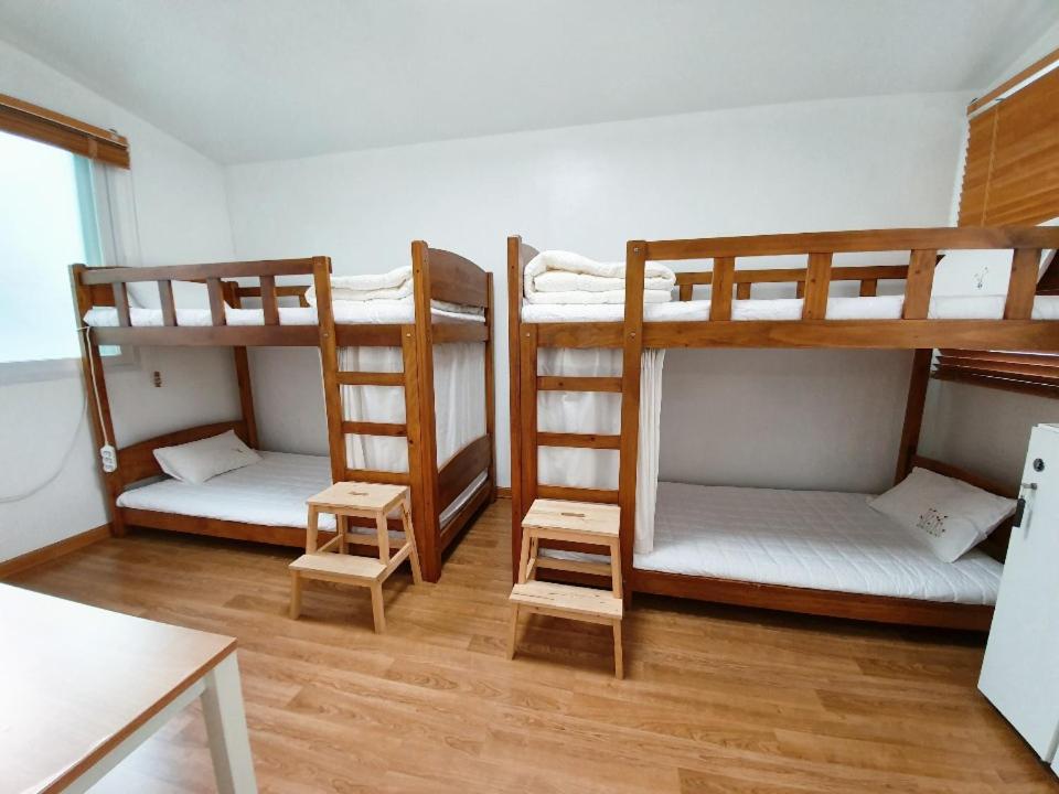 Posto Letto in Dormitorio Maschile per 4 Persone