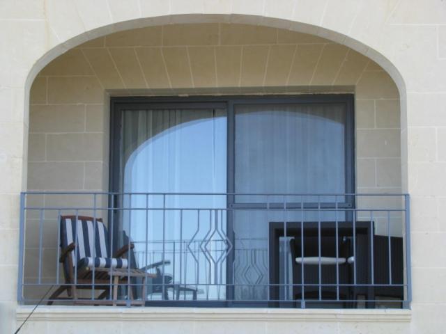 Fully airconditioned apartment with open views in Nadur, Gozo - B&B