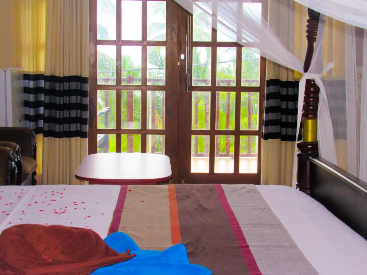 Double Room with Balcony and Sea View