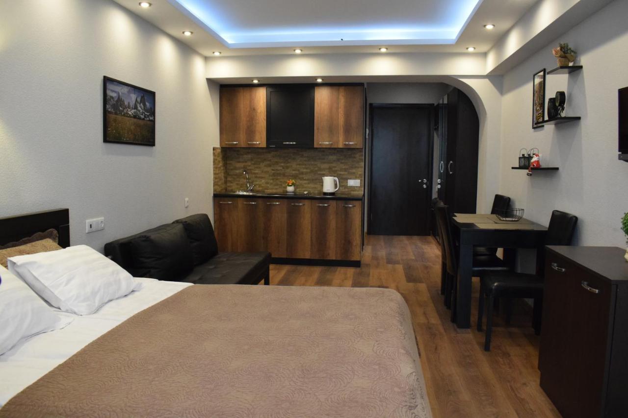 King Studio with Sofa Bed