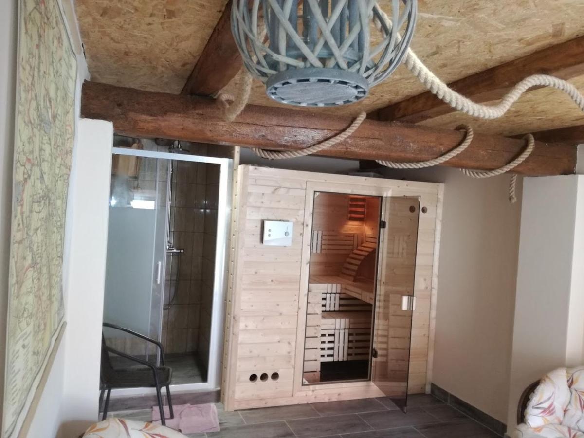 Gospodarstwo Agroturystyczne z BASENEM & SPA i Alpakami - B&B Elk