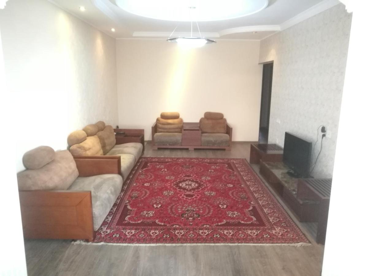 B&B Tashkent - Apartment 2 bed room in the Center Апартамент 3-х комнатная в центре - Bed and Breakfast Tashkent