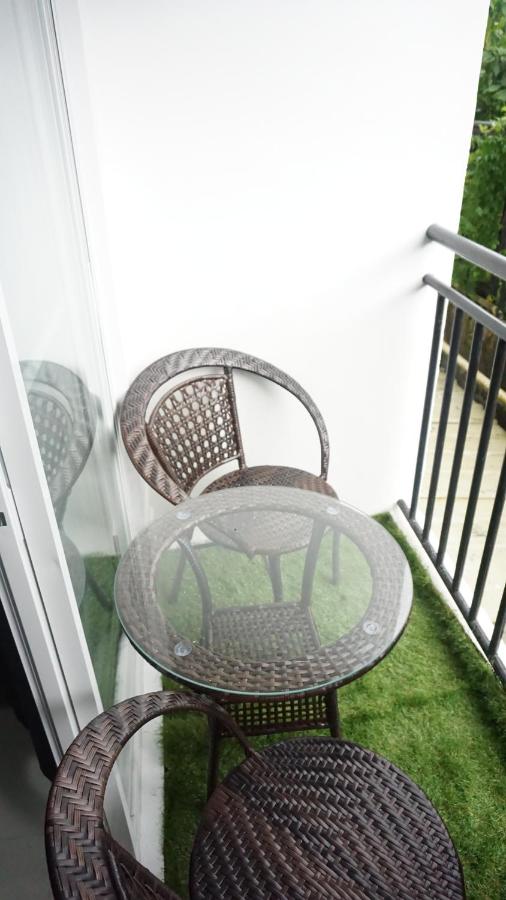 Burnham Hill Condominium by KF - B&B