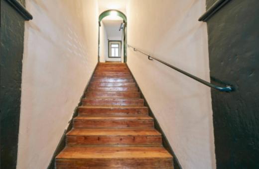 Stunning Apartment near Chiado - B&B Lisboa