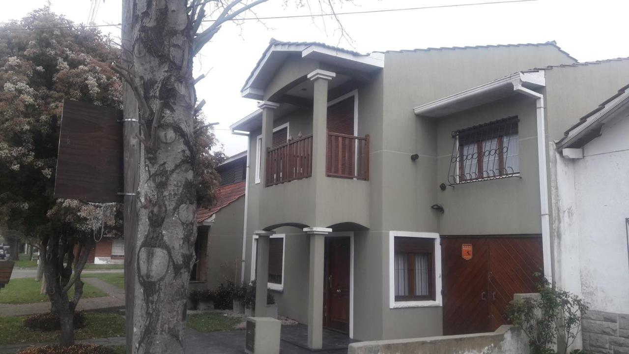 Casa de verano con Pileta, Quincho y Garage Parque Luro MDP - B&B Mar del Plata