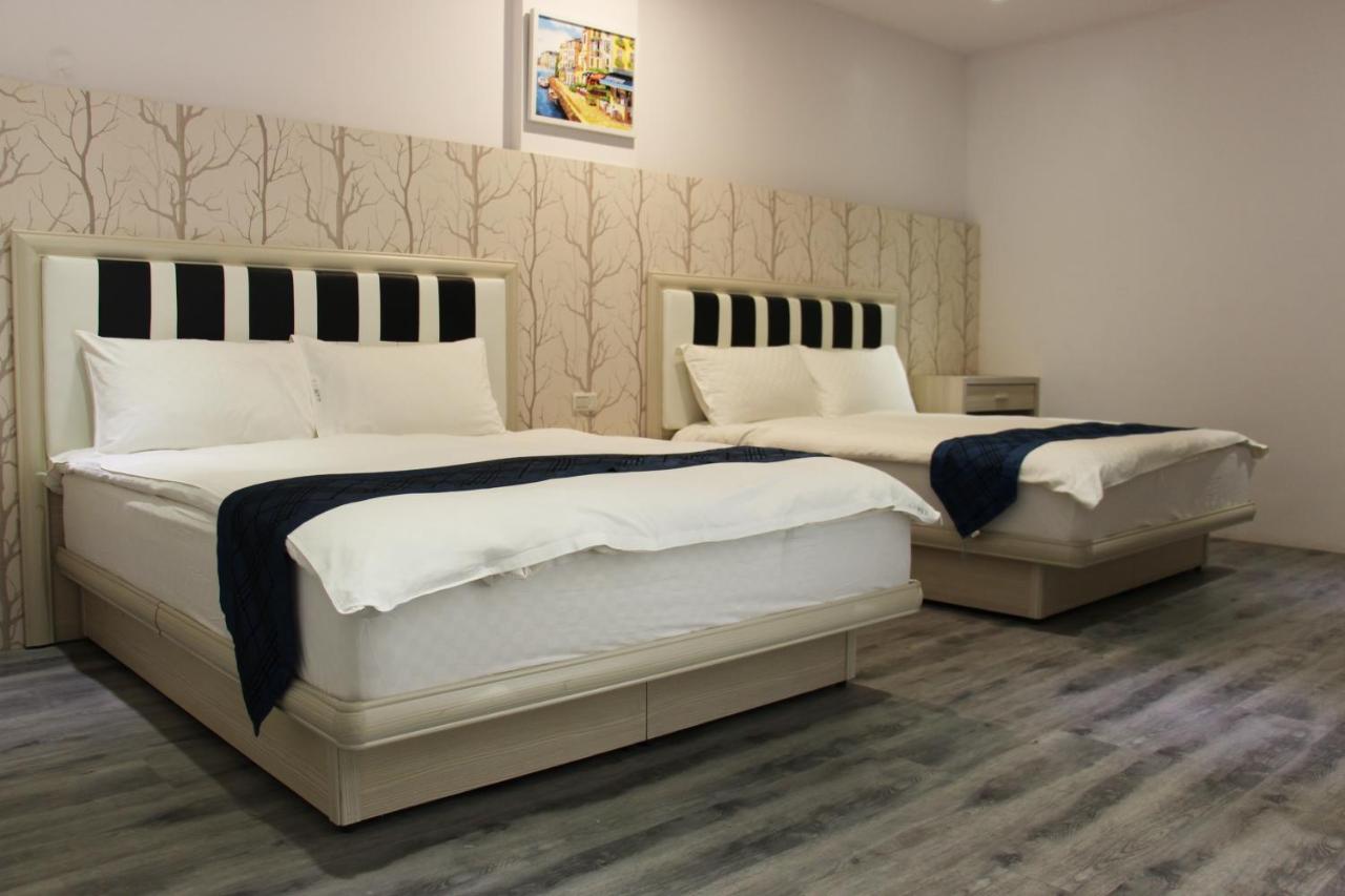Double or Twin Room with Bathroom - No window