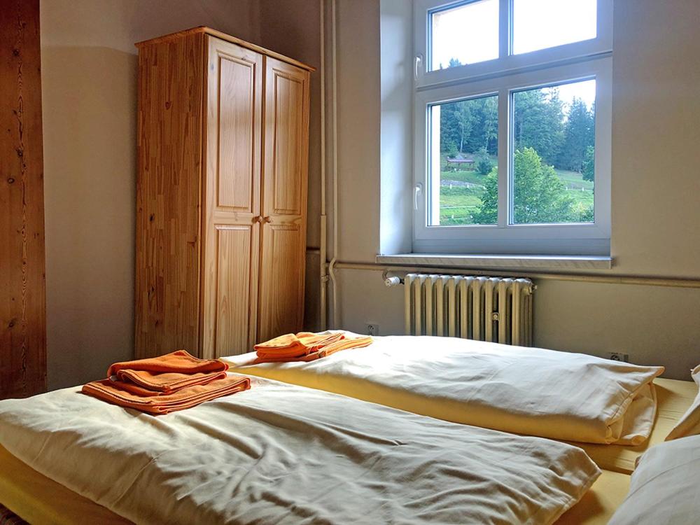 Familienzimmer mit Bergblick