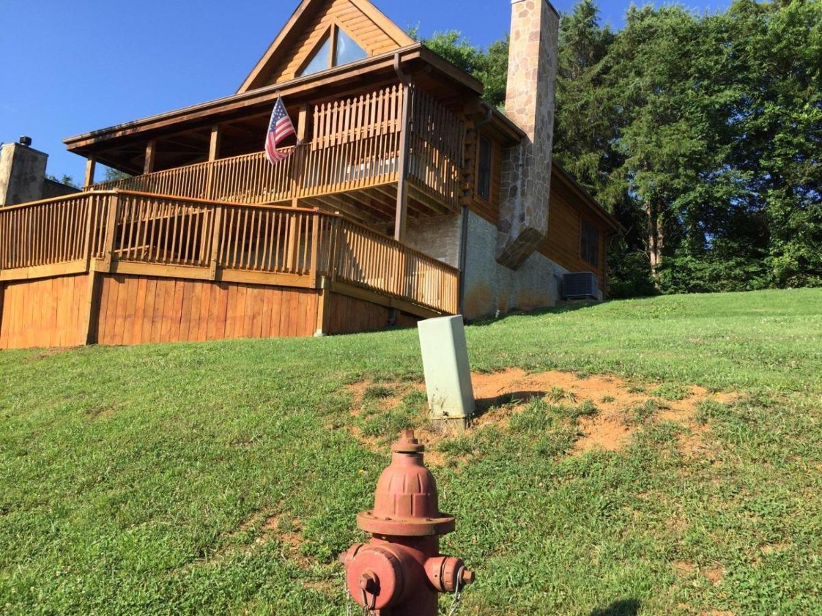 Deer Run, Free Attraction Tickets, Hot Tub, WIFI, Resort Playground, Near Dollywood!!! - Chambres d'hôtes Sevierville