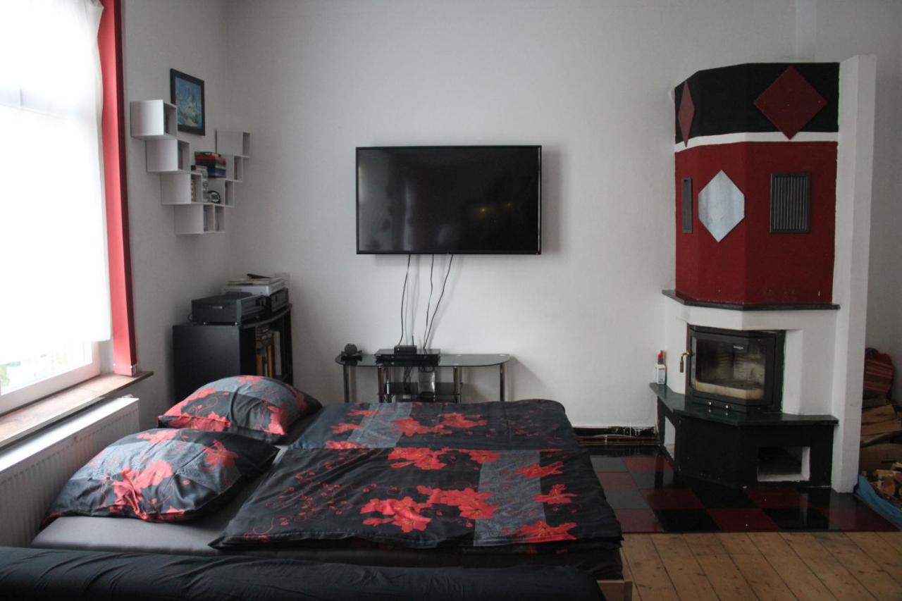 Deluxe Studio