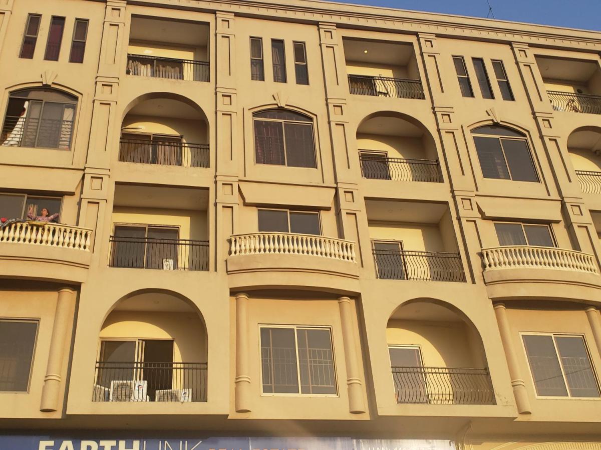 Rove Lodging-One Bed Apartment,Bahria Town - Bed and Breakfast