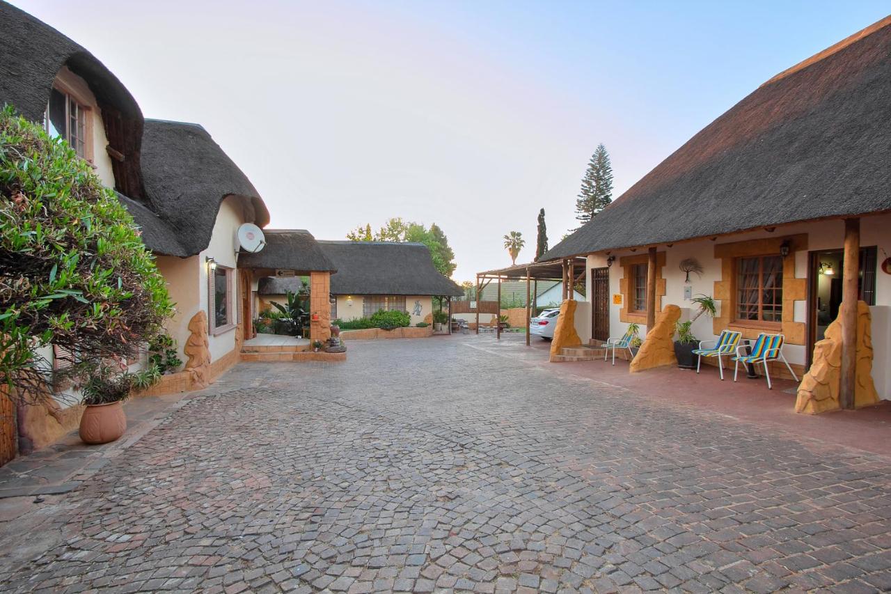 All over Africa Guest house - B&B