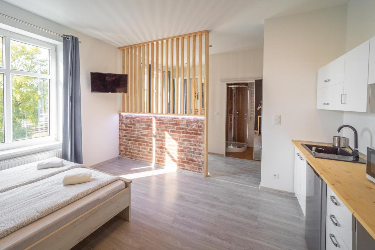 B&B Opole - Black & White Vision Apartment - Centrum - Bed and Breakfast Opole