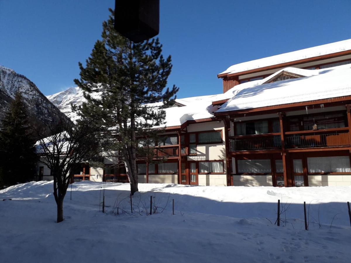 Monolocale con Divano-Letto