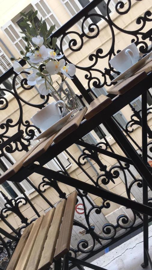 IMHOST - Appartement luxueux climatisé -Marseille -Le Panier - B&B