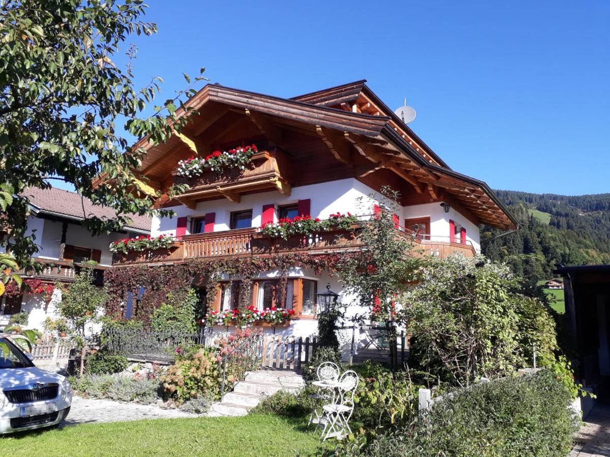 B&B Brixen im Thale - Haus Erika - Bed and Breakfast Brixen im Thale