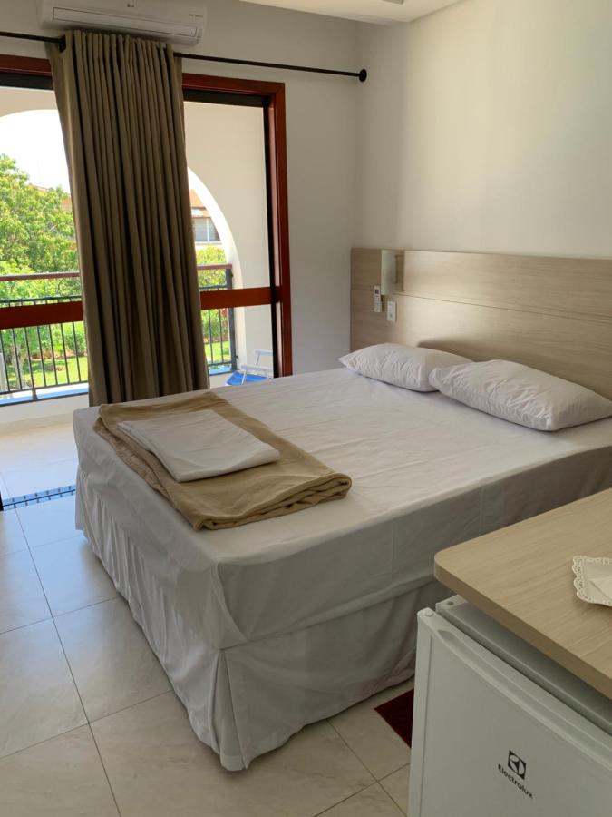 Zimmer mit Queensize-Bett und Balkon