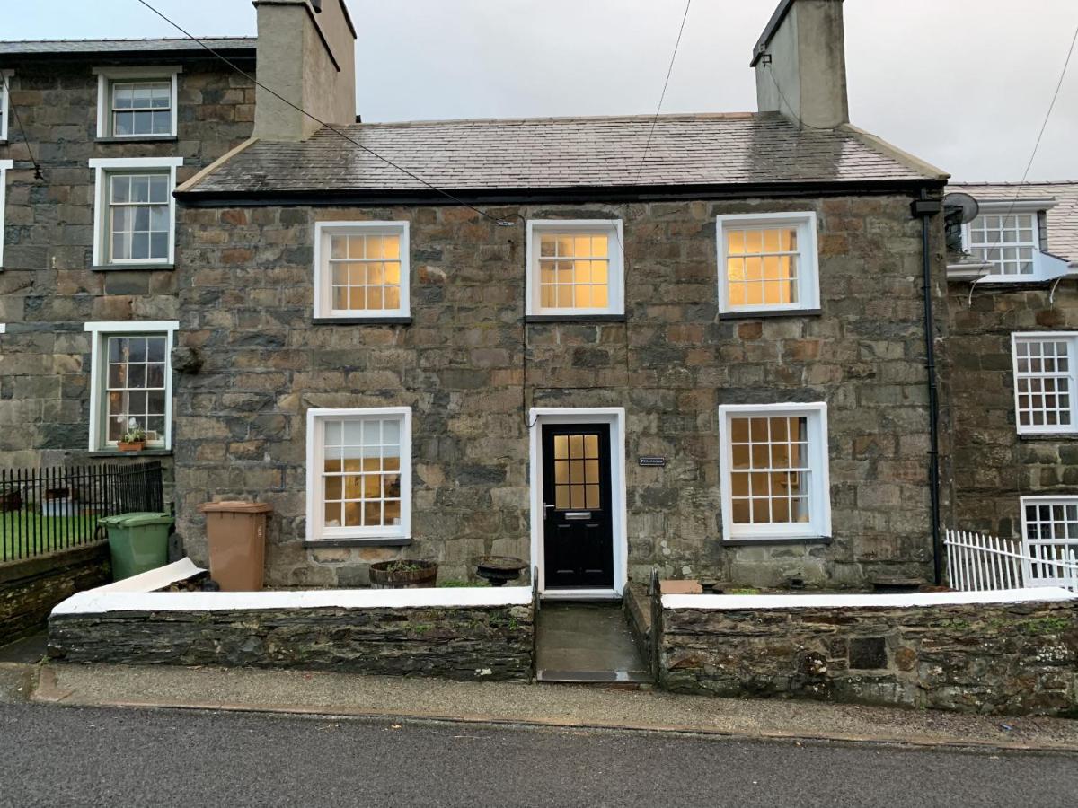 B&B Ffestiniog - Finest Retreats - Tegannedd - Luxury Grade II Listed Cottage With Hot Tub - Bed and Breakfast Ffestiniog