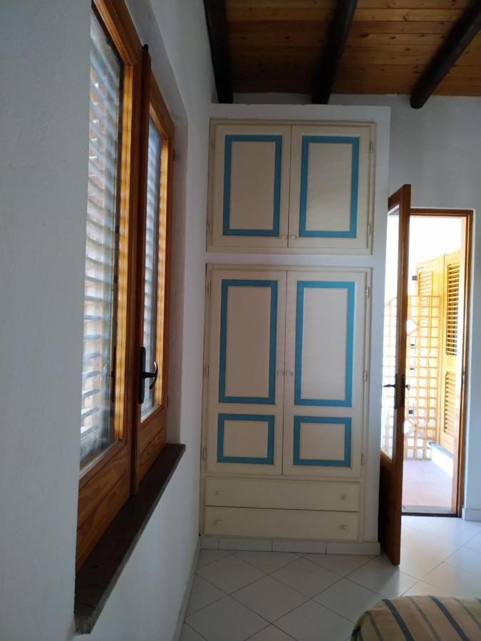 Estudio con vistas a las montañas