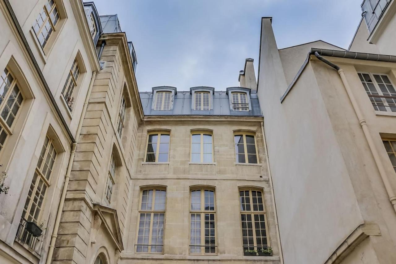 Unit 007 Marais Pompidou (michel le comte) - B&B