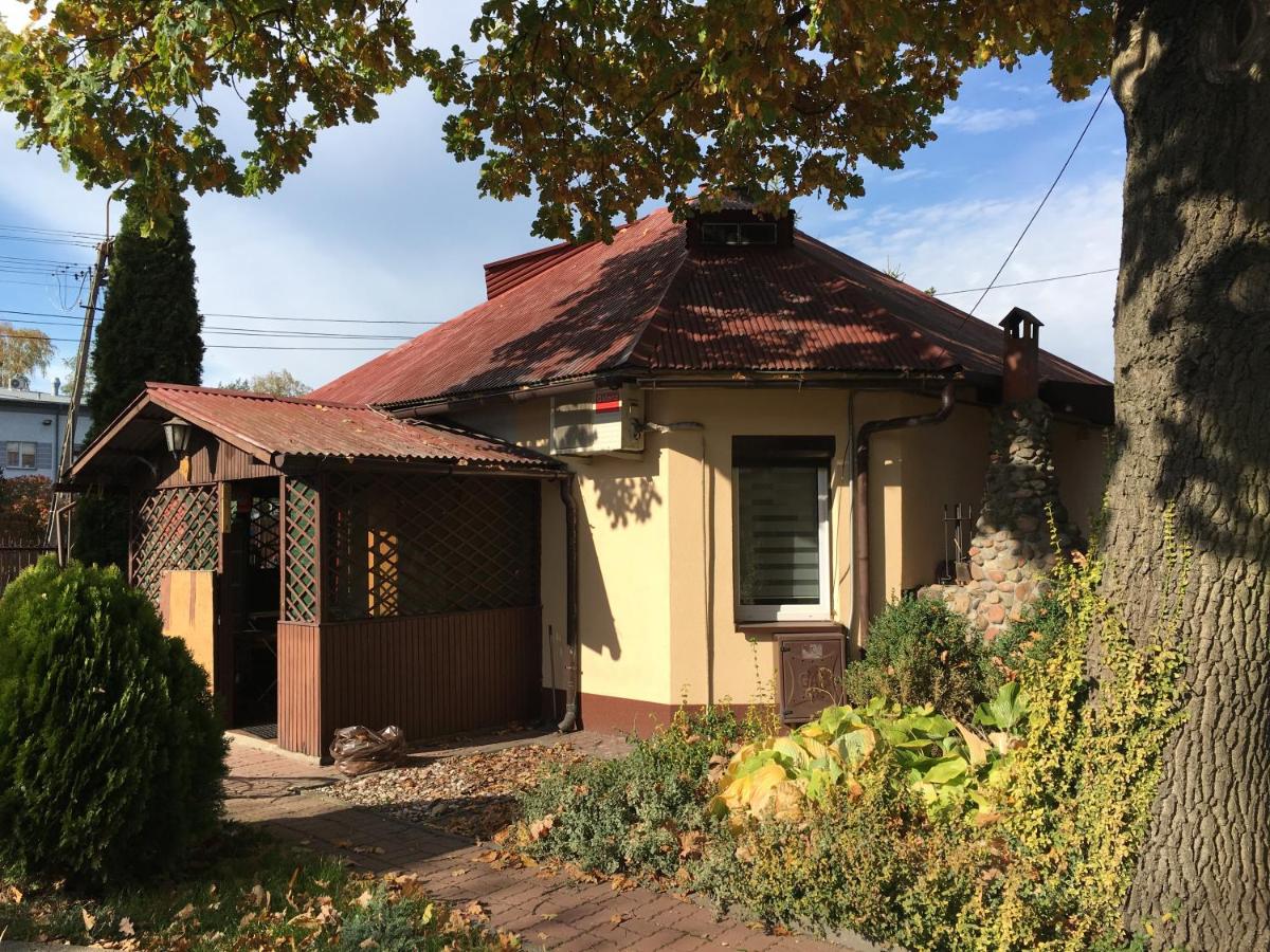 Mały domek - Zielonka - B&B