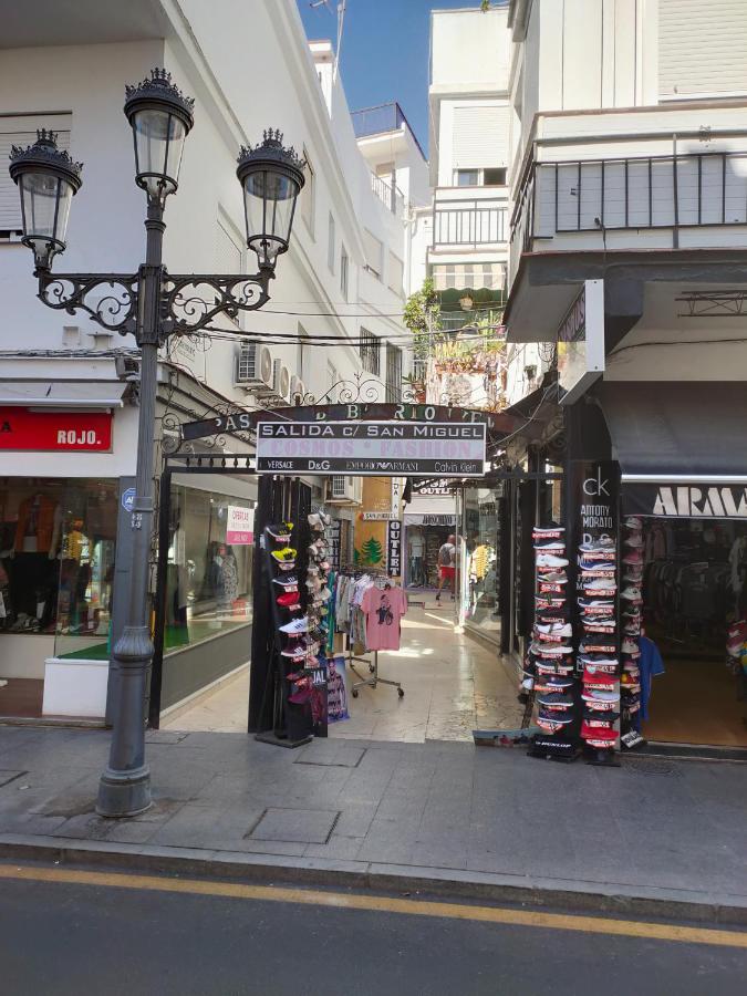 Cactus 2 bedroom Apartment on Calle San Miguel Minutes from the beach BY NAMASTE ELITE - B&B Torremolinos