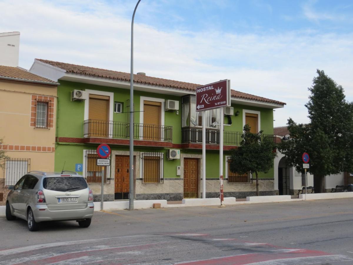 Hostal Restaurante Reina - Chambres d’hôtes