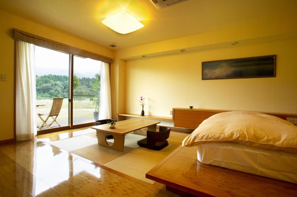 Deluxe Japanese-Style Room with Garden View