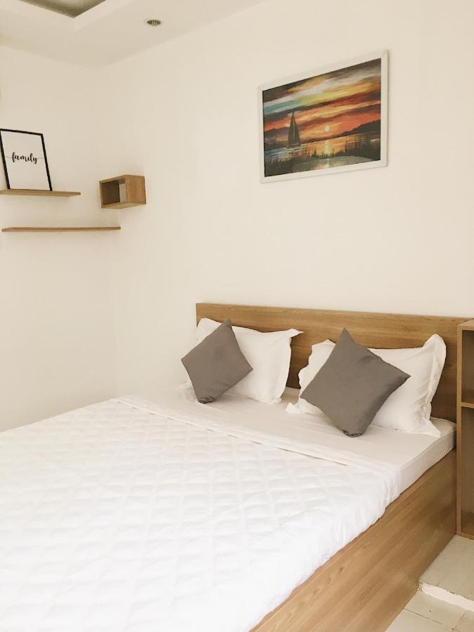 Zimmer mit Queensize-Bett und Gartenblick