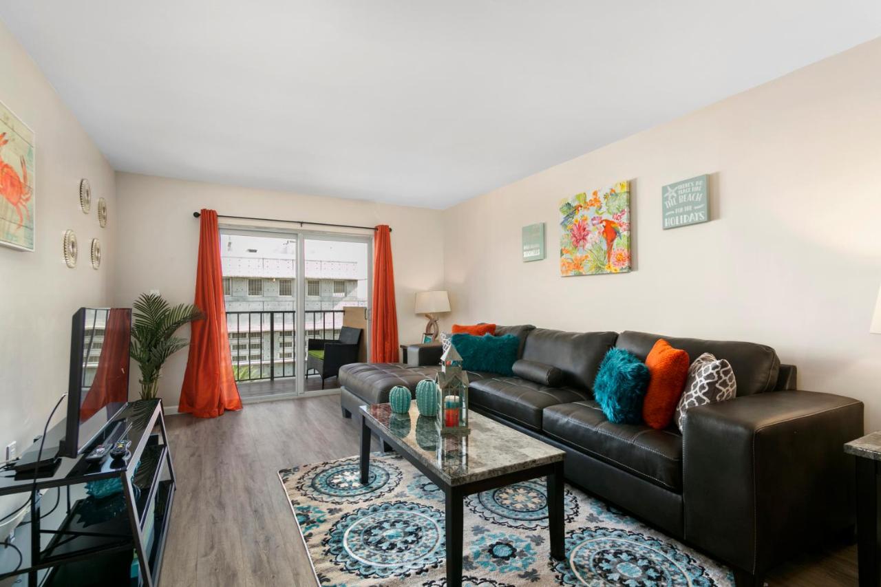 2 Bedroom 2 Bath With Patio On 11th Collins ave - B&B