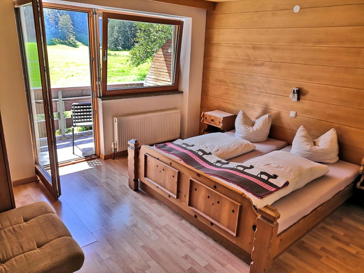 Large One-Bedroom Apartment with Balcony