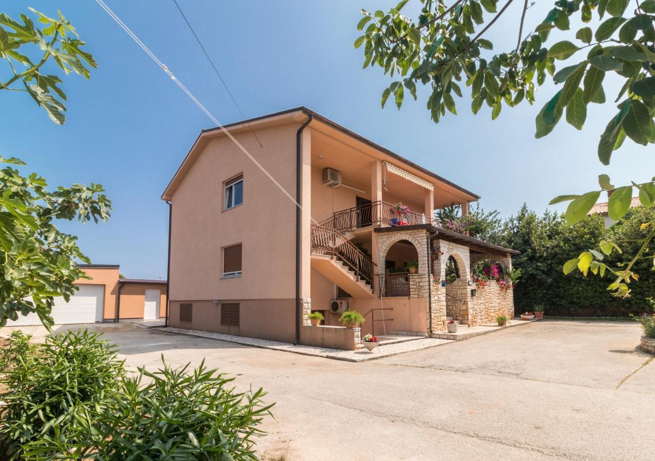 Apartments Ivica 1706 - B&B