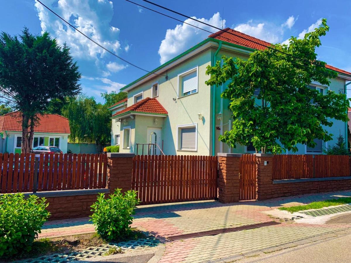 Airport Jazmin Guesthouse - B&B