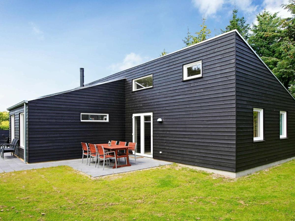 B&B Blåvand - 10 person holiday home in Bl vand - Bed and Breakfast Blåvand