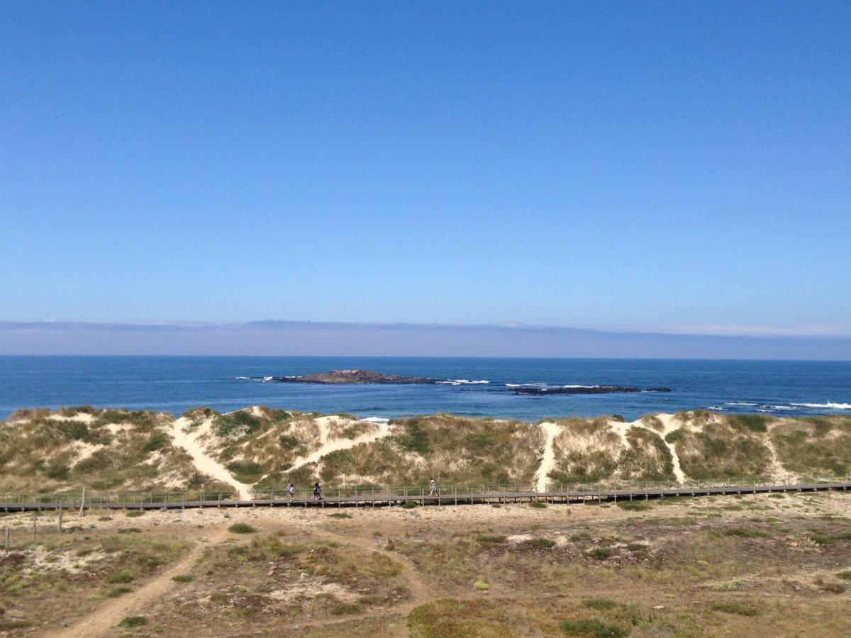 Beachfront Apartment with Swimming Pool - B&B Mindelo