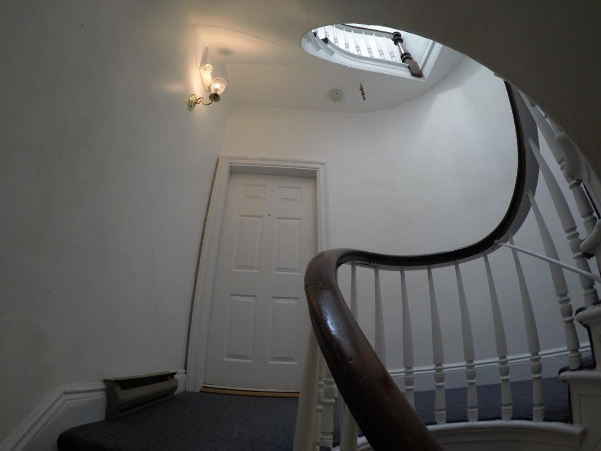 Historic 1869 Brownstone 15 min to NYC downtown - B&B Jersey City