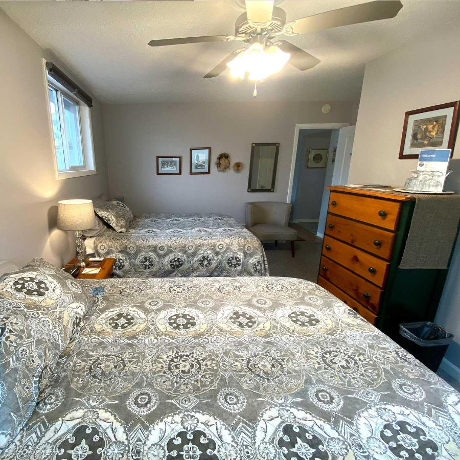 Quadruple Room with Private Bathroom