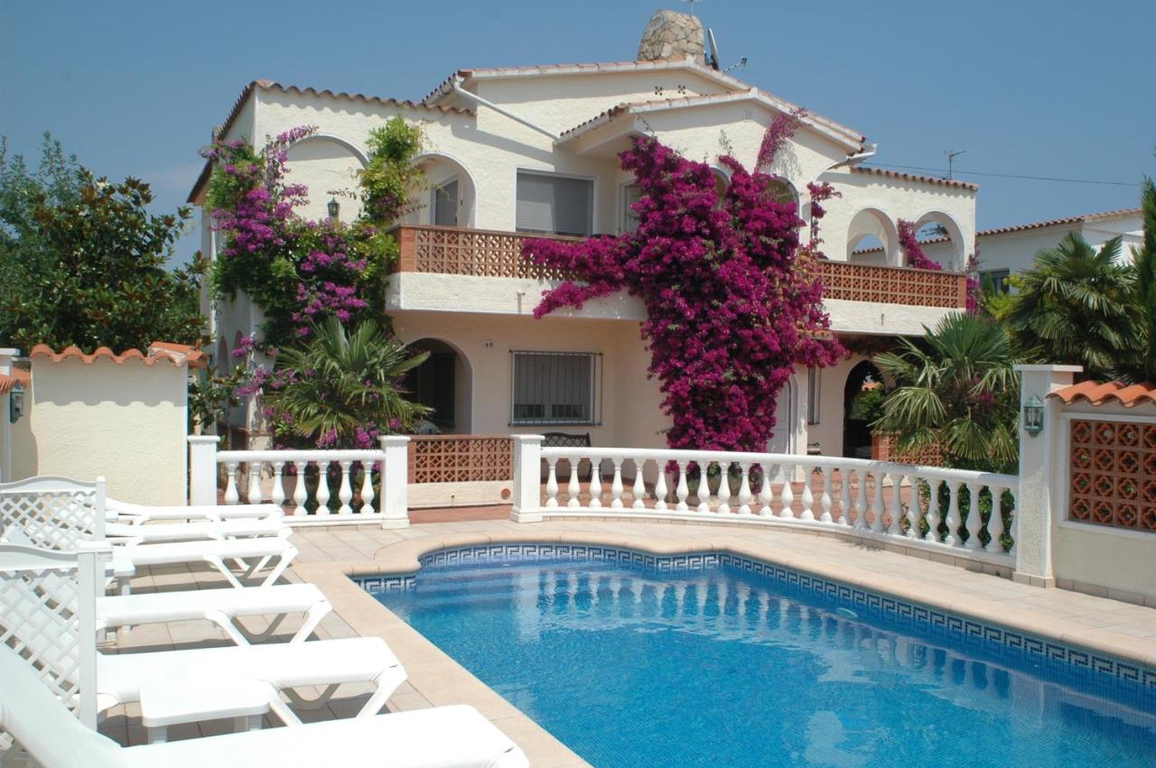 B&B Empuriabrava - Villa Sol - Bed and Breakfast Empuriabrava