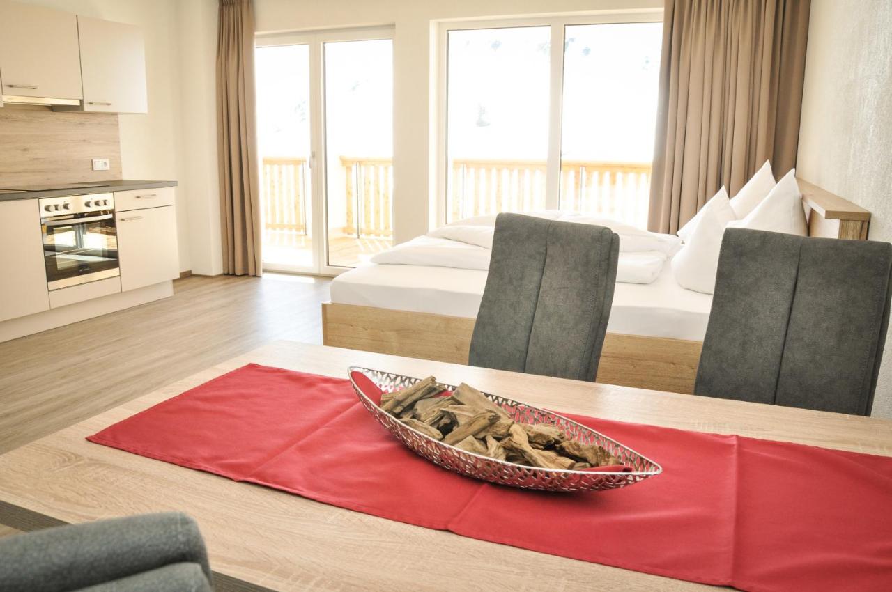 Apartment with Mountain View