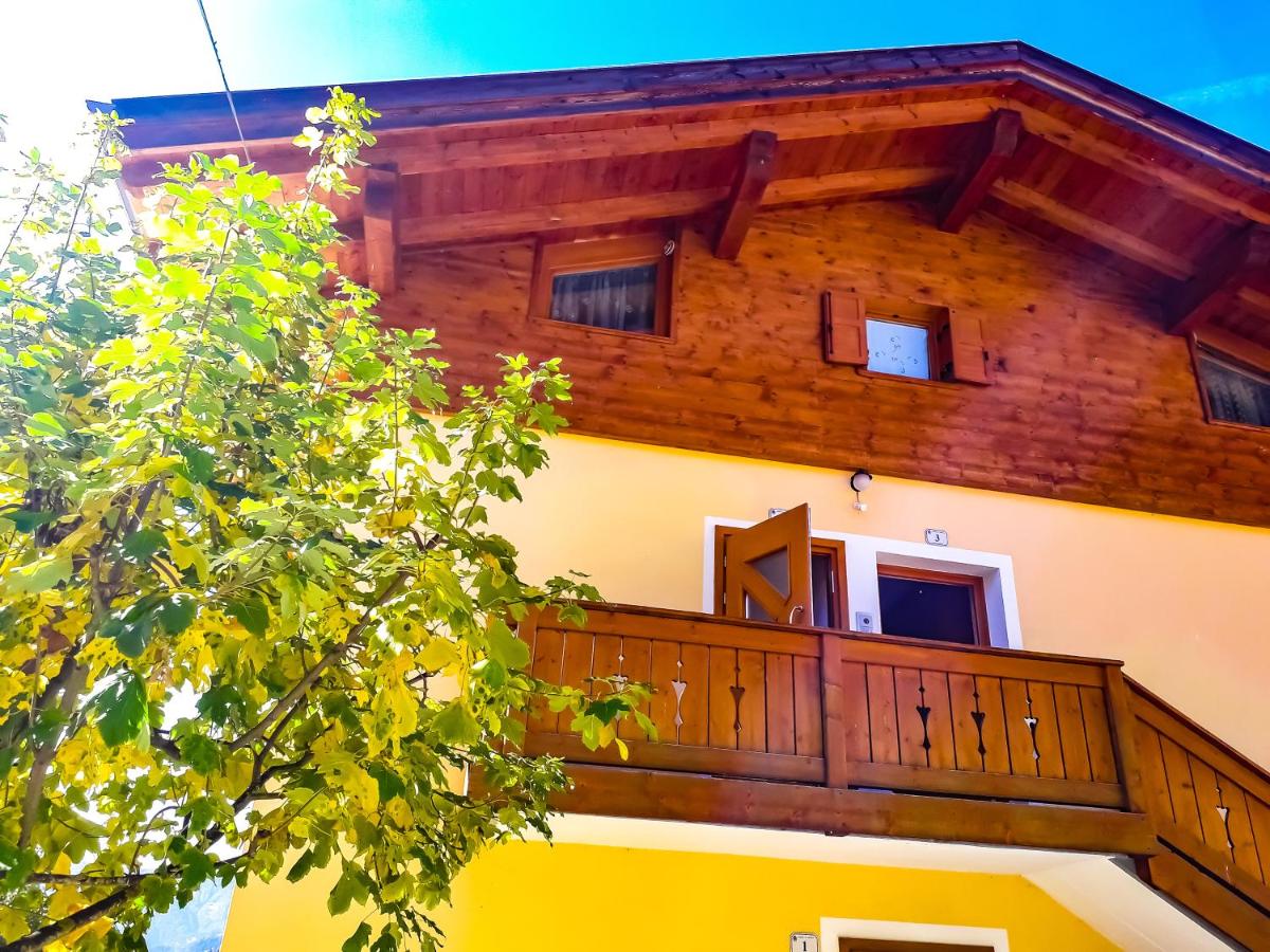 Appartamento Vista Dolomiti by GoNewLocation - Bed and Breakfast