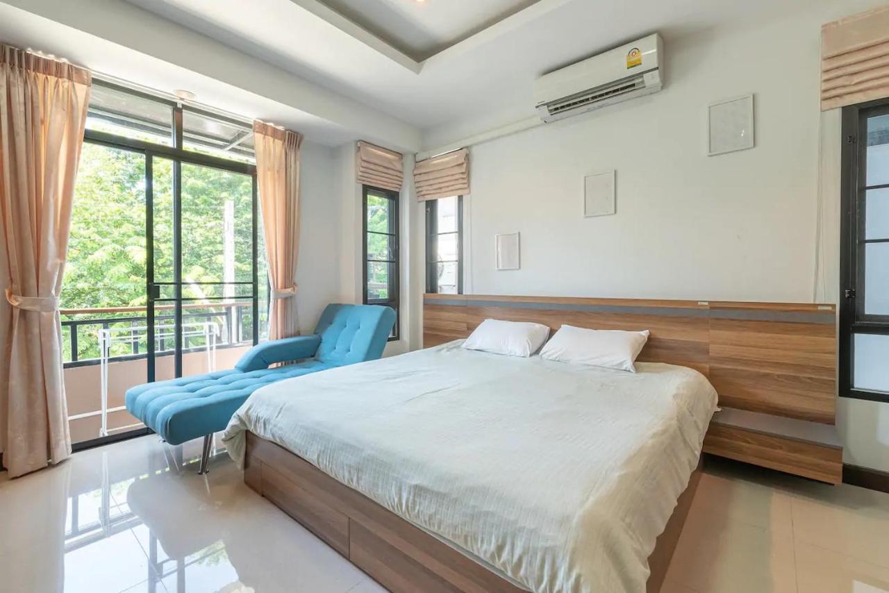 B&B Chiang Mai - Loft Style Townhouse Near Old City - Bed and Breakfast Chiang Mai