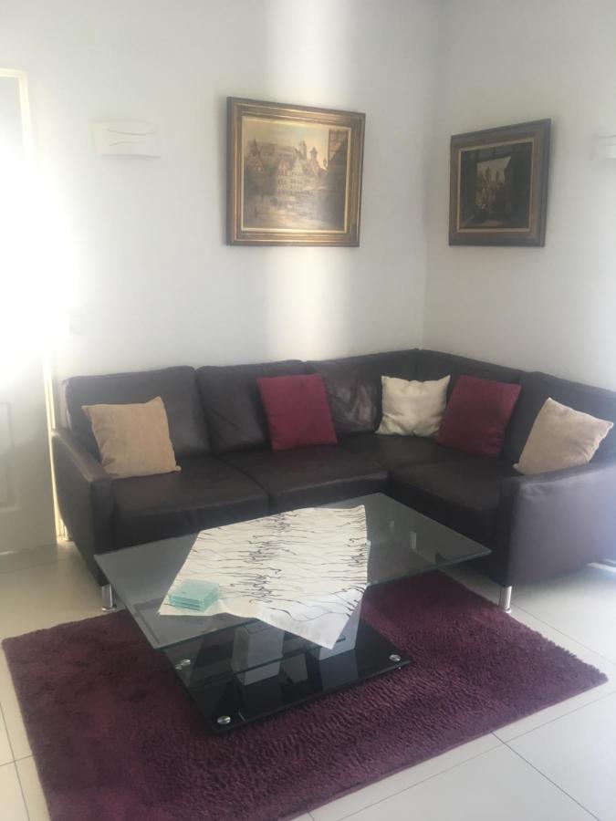 Apartment mit Terrasse