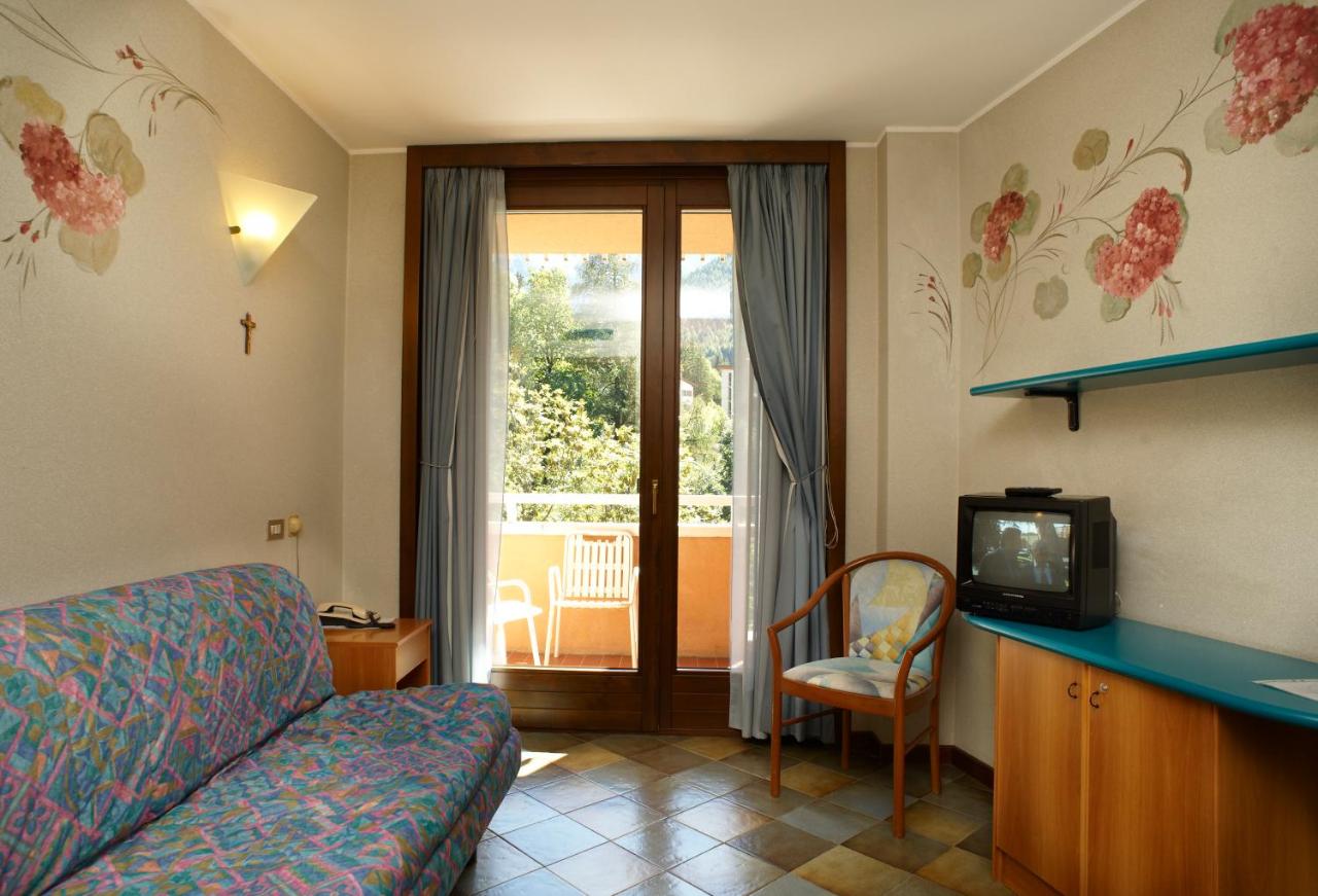 Studio (2 Adults)
