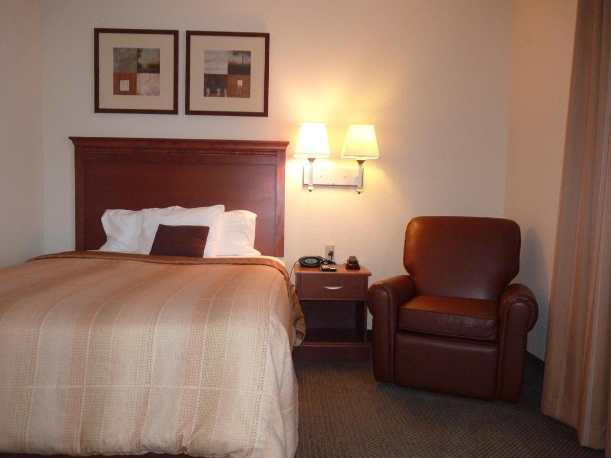 B&B Fayetteville - Candlewood Suites Fayetteville, an IHG Hotel - Bed and Breakfast Fayetteville