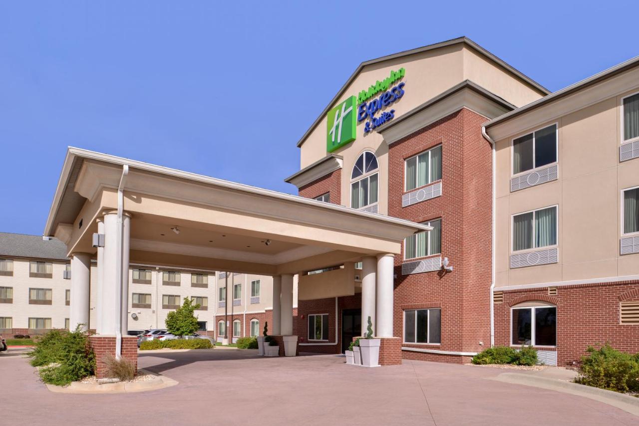 B&B Emporia - Holiday Inn Express & Suites Emporia Northwest, an IHG Hotel - Bed and Breakfast Emporia