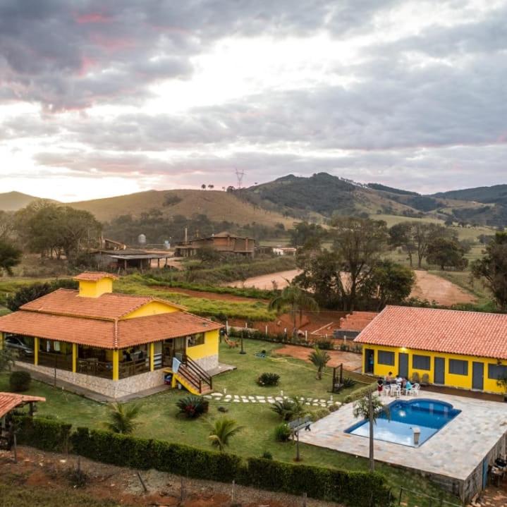 TuTu TonTo Acomodações e Lazer - B&B Capitólio